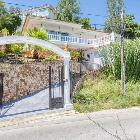 Sleeps 6 Pool Wifi * יורט דה מאר